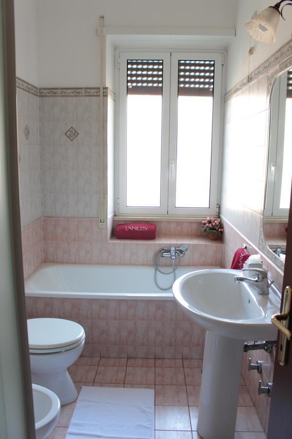Ianus Guest House Rzym Zewnętrze zdjęcie